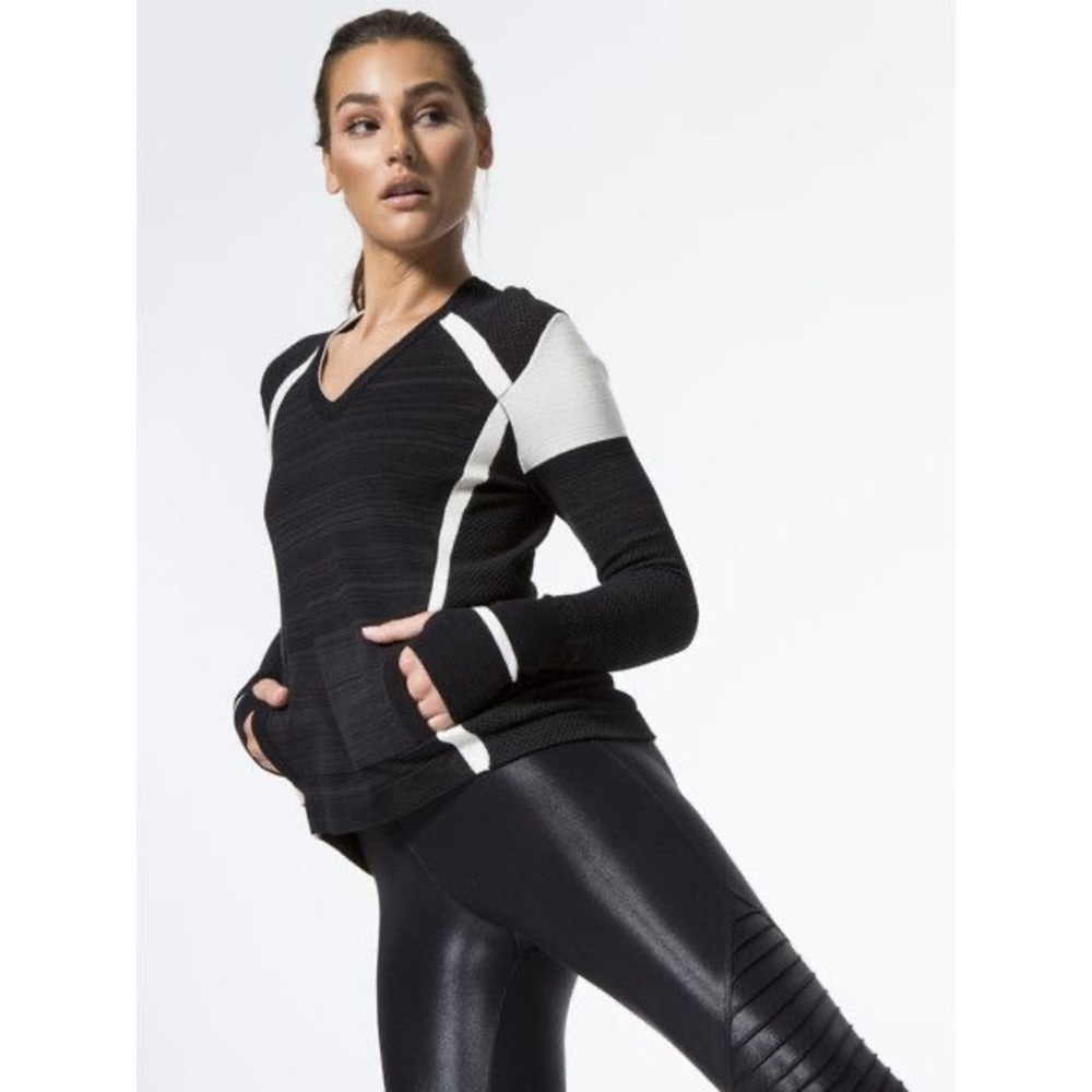 NWT Blanc Noir Compete V-Neck Mixed Knit Pullover